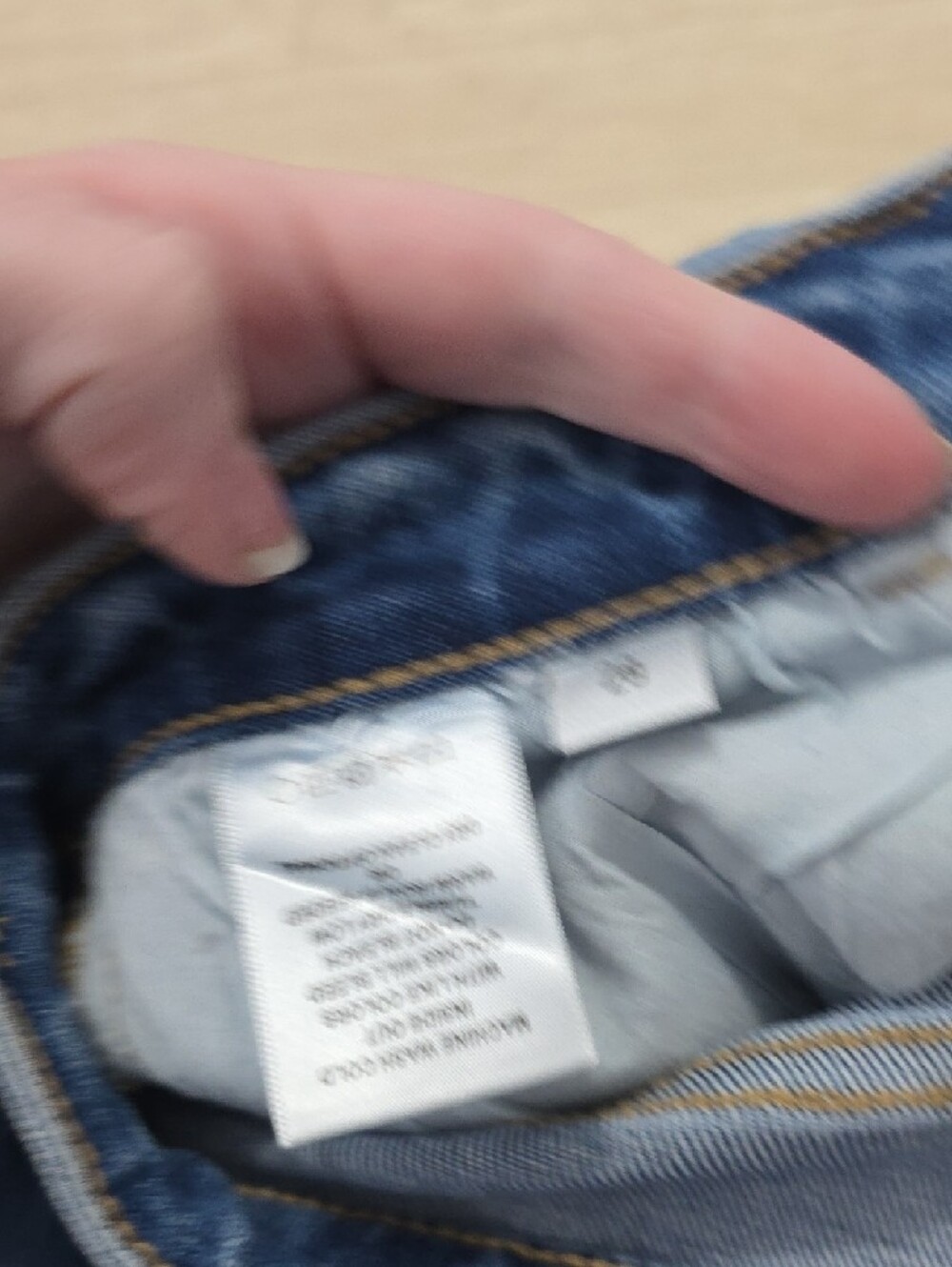 High-Rise Wide-Leg Jeans in Mid Blue - Picture 3 of 9